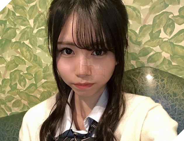 Nữ người mẫu Nhật Bản bỏ nghề để trở thành tuyển thủ Esports Liên Minh Huyền Thoại