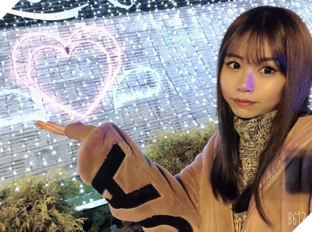 Nữ người mẫu Nhật Bản bỏ nghề để trở thành tuyển thủ Esports Liên Minh Huyền Thoại 5