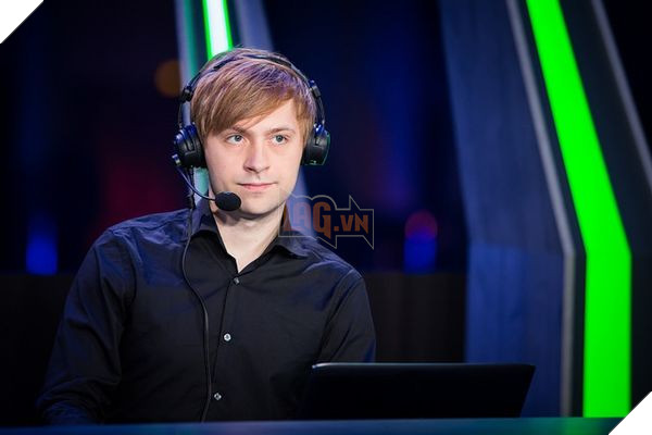 BLV DOTA 2 Yaroslav NS Kuznetsov: Faker nên sớm giải nghệ nếu không muốn trở thành trò cười như Dendi - Ảnh 1.