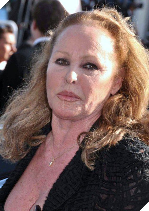 Loạt ảnh ngày ấy - bây giờ của những nàng Bond girl gợi cảm nhất mọi thời đại 12