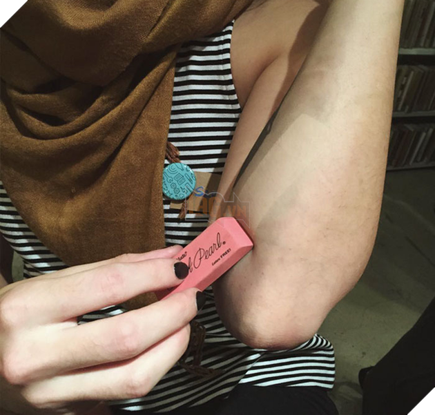 Loạt ảnh cho thấy nỗi khổ trời không thấu của những người thuận tay trái và sự thật đáng kinh ngạc khiến hội thuận tay phải ghen tỵ - Ảnh 12.