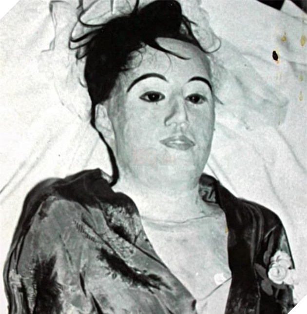 Chuyện người đàn ông ngày đêm ngủ với xác của người tình kinh dị như phim 4