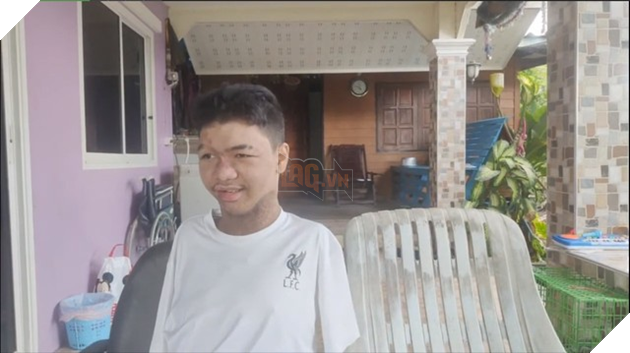 Nam game thủ cụt cả 2 tay vẫn stream PUBG Mobile kiếm sống khiến cộng đồng khâm phục - Ảnh 1.