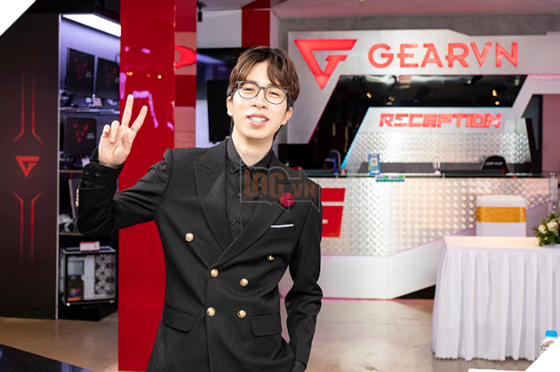 Sau ồn ào tình cảm, ViruSs xuất hiện rạng rỡ tại sự kiện công bố Giám đốc Marketing của GearVN 2