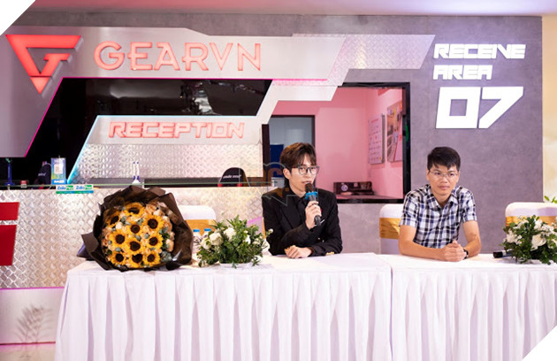 Sau ồn ào tình cảm, ViruSs xuất hiện rạng rỡ tại sự kiện công bố Giám đốc Marketing của GearVN 4