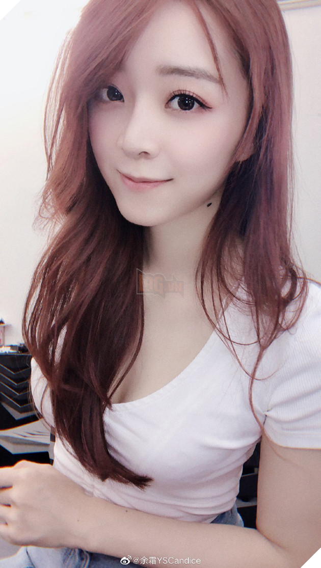 Tập tành cosplay Ahri, nữ thần Candice lại khiến fan chết mệt với style cưa sừng làm nghé trên stream - Ảnh 6.