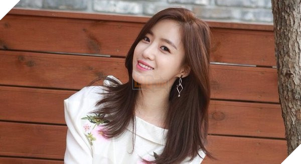 Cùng ngắm nhìn Minh Nghi và 6 nữ thần MC xinh đẹp nhất của làng LMHT thế giới (P.1) - Ảnh 8.