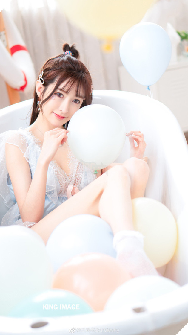 Bị nghi ngờ thu phí 7 triệu cho mỗi lời mời kết bạn với fan, nữ streamer xinh đẹp sụp đổ hình tượng, hứng trọn rổ gạch đá - Ảnh 2.