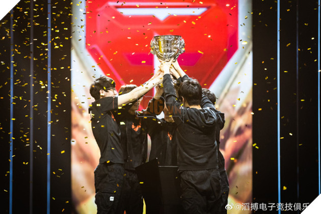 Chứng kiến đại chiến Chung kết LPL, cộng đồng quốc tế kết luận: Trao luôn chức vô địch CKTG cho TES đi là vừa - Ảnh 5.