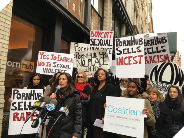 Pornhub bị cáo buộc về việc kiếm tiền từ cưỡng hiếp và buôn bán tình dục. 2