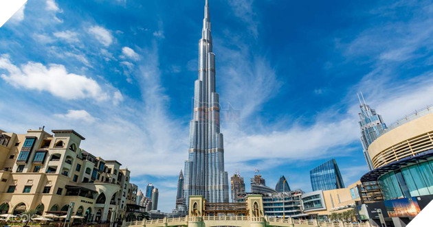 Tòa nhà chọc trời Burj Khalifa bất ngờ đổi màu thành quốc kỳ của Việt Nam nhân ngày 02/09