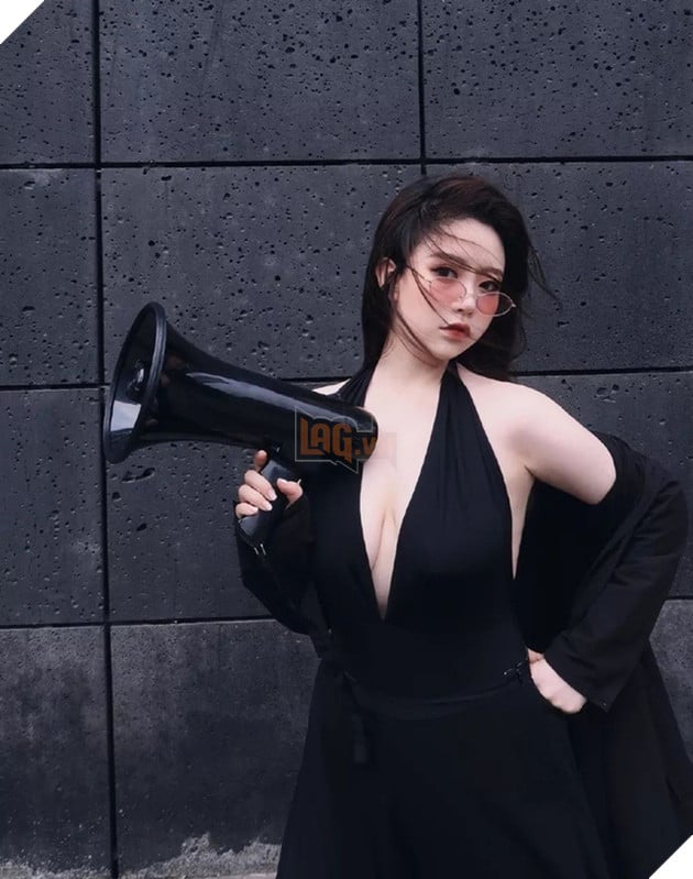 Tắt nhầm hiệu ứng làm đẹp khi đang livestream, hot girl 2.5 triệu follow lộ nhan sắc thật, gây tranh cãi trái chiều - Ảnh 4.