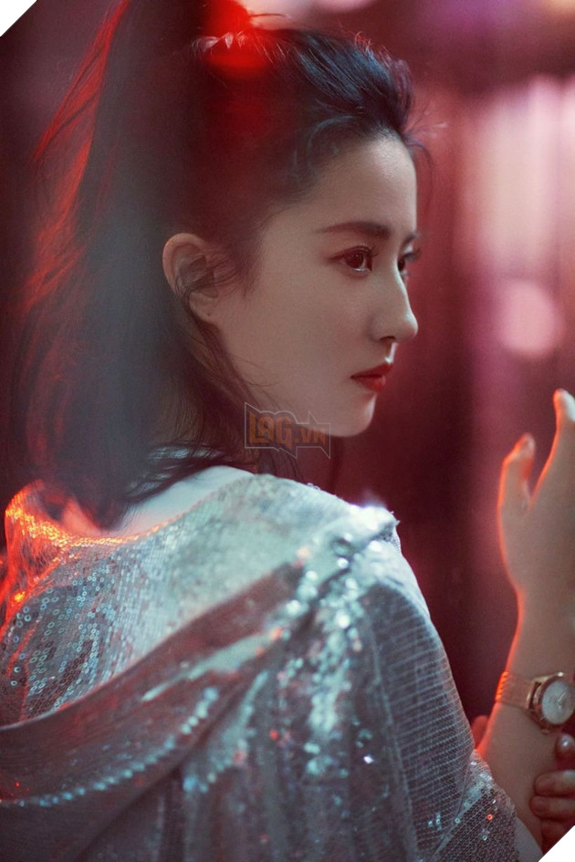 Nhan sắc dậy thì đẹp ngỡ ngàng đối lập với lối diễn đơ của Lưu Diệc Phi 7