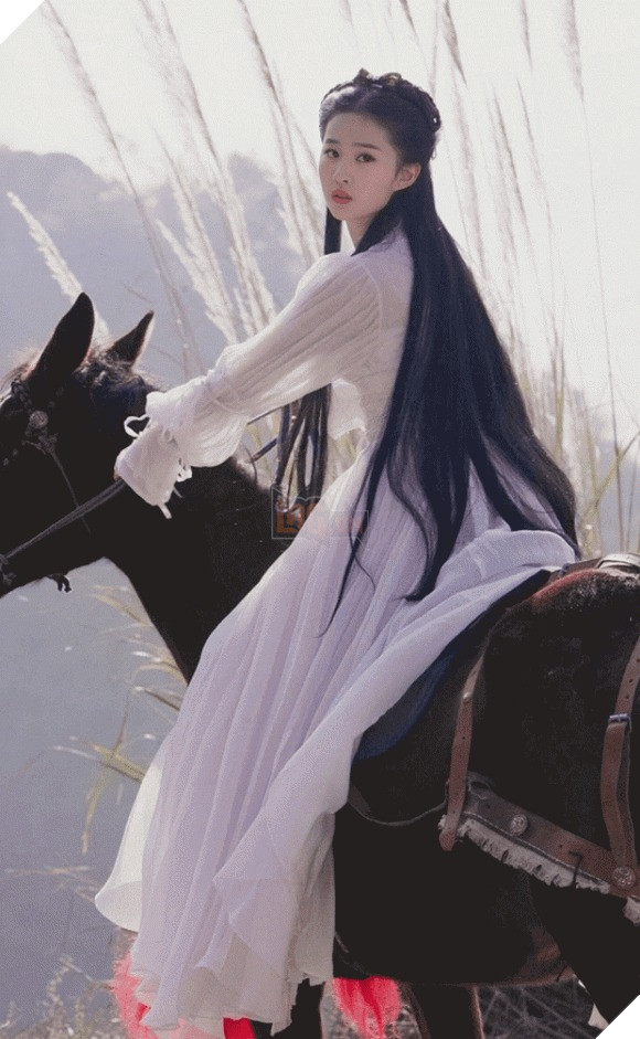 Nhan sắc dậy thì đẹp ngỡ ngàng đối lập với lối diễn đơ của Lưu Diệc Phi 4