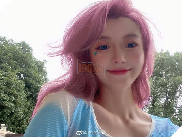 LMHT: Coser Zoe đốn tim người xem khi cosplay nữ tướng Seraphine khiến ai cũng muốn mlem mlem 6