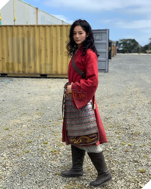 Mulan: Ngắm thêm loạt ảnh xinh đẹp đốn tim của nữ diễn viên đóng thế Lưu Diệc Phi ngoài đời