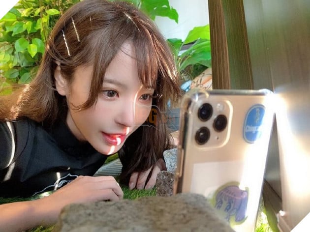 Ngoài công việc đóng phim người lớn, 3 nữ JAV nổi tiếng còn là một game thủ  3