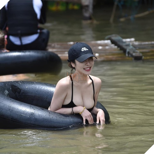 Streamer với tâm hồn to đến mức gần như nhấn chìm cả phao, khiến người xem không thể rời mắt 2