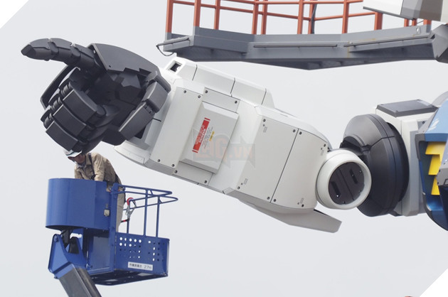 Nhật Bản hoàn thành robot Gundam siêu to khổng lồ, cử động cứ như thật! 5