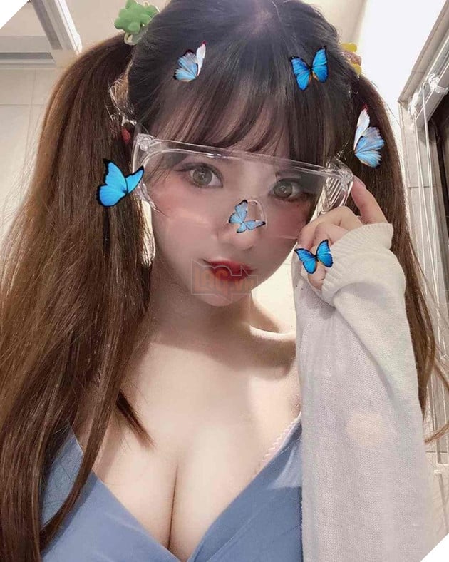 Khoe ảnh vừa xem tivi vừa tắm, hot girl khiến trang của mình gần như bị sập vì quá tải 6