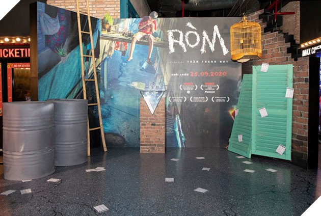 Chạy đua gần một thập kỉ để ra rạp, RÒM được cả showbiz tề tựu chúc mừng ngày công chiếu