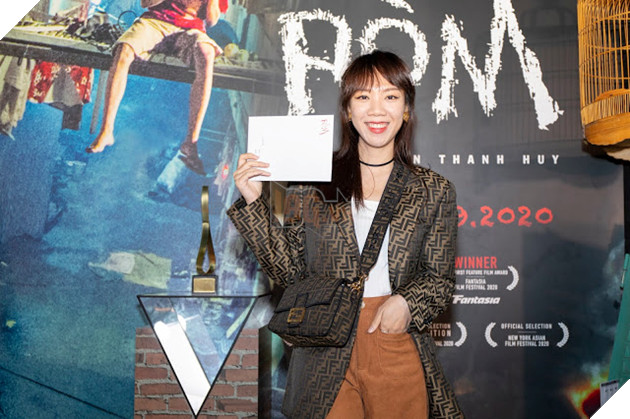 Chạy đua gần một thập kỉ để ra rạp, RÒM được cả showbiz tề tựu chúc mừng ngày công chiếu 14