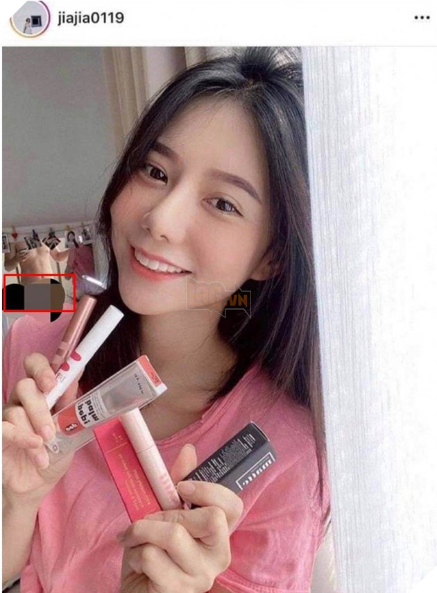 Đăng bức ảnh selfie, nữ streamer vô tình hé lộ bạn trai đang khoả thân trong gương 2