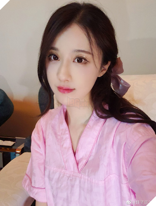 Tự rao bán bộ sưu tập file gợi cảm hơn 1000gb của mình, nữ streamer xinh đẹp bị cấm kênh, bay màu ngay lập tức - Ảnh 1.