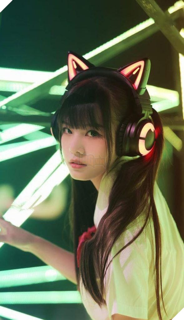 Nữ streamer xinh đẹp bất ngờ xuất hiện với mặt mộc khiến không ít người hâm mộ unfollow ngay lập tức 2