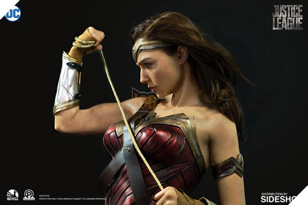 Sửng sốt trước bức tượng giống hệt Wonder Woman không lệch một milimet nào ngoài đời thực 6