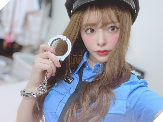 Các nữ diễn viên AV Nhật Bản làm chao đảo cư dân mạng trên YouTube 13