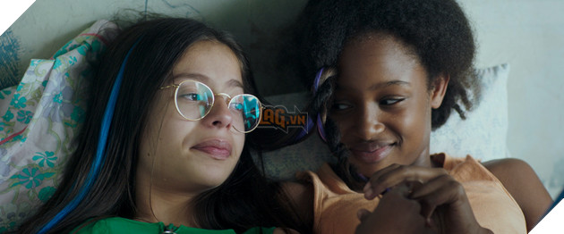 Cuties của Netflix bị cáo buộc tình dục hoá cơ thể bé gái, dính vào kiện tụng 2