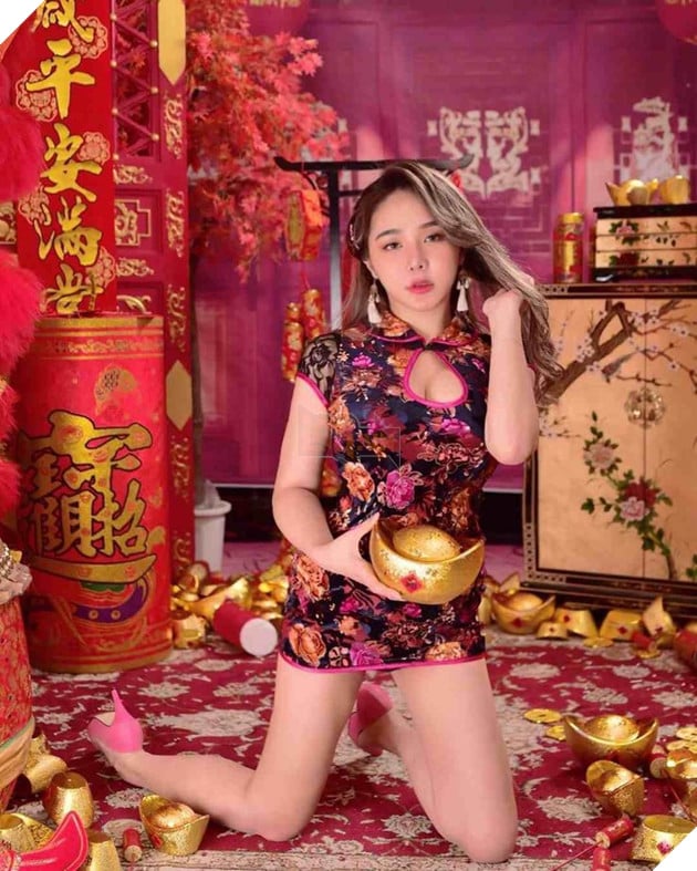 Streamer nổi tiếng với những trang phục gợi cảm khi livestream thông báo sẽ thay đổi để tránh lệnh cấm 4