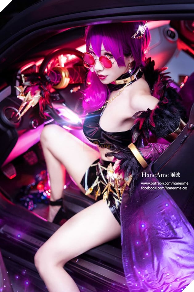 Vô số mỹ nhân cosplay Ahri K/DA The Baddest cực khiêu gợi, sexy gấp trăm lần game LOL 15