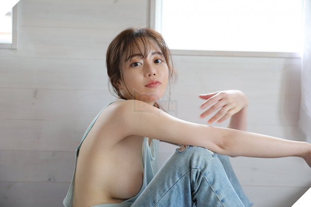 Nữ Youtuber làm video Mukbang nhưng lại được Playboy mời chụp ảnh vì quá xinh đẹp 3