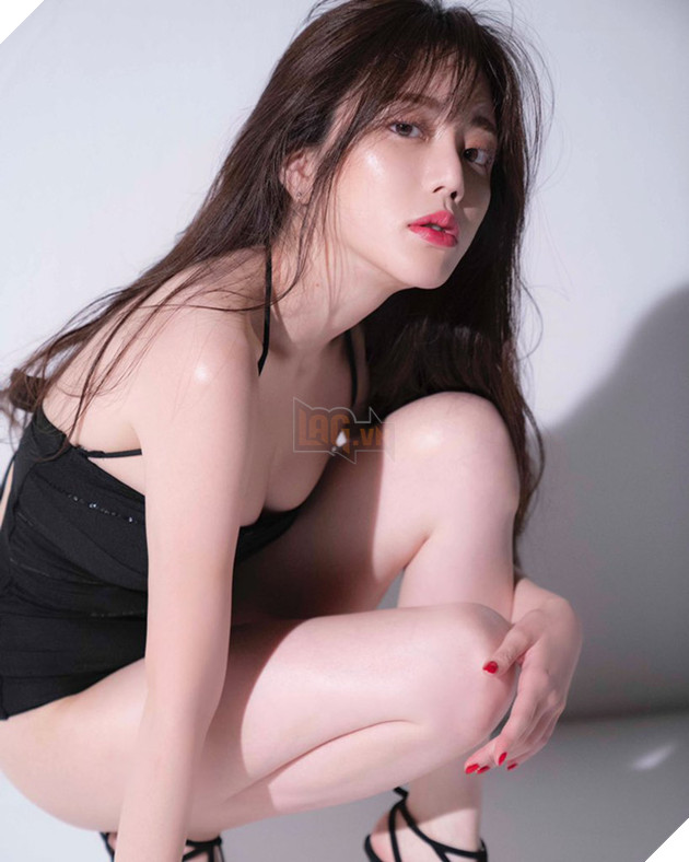 Nữ Youtuber làm video Mukbang nhưng lại được Playboy mời chụp ảnh vì quá xinh đẹp 6