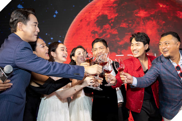 Dàn sao khủng đến dự buổi công chiếu phim Tiệc Trăng Máu 40