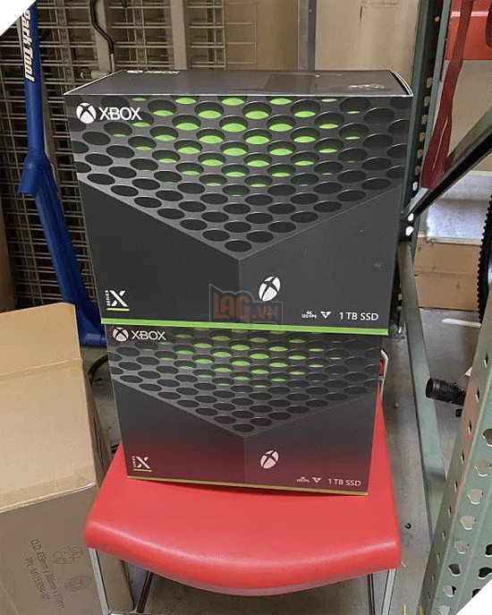 Bảng điều khiển Xbox Series X / S và Phụ kiện PS5 đã đến một số nhà bán lẻ 3