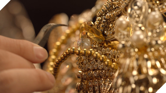  Vương miện và Quyền trượng dành cho Quán quân Miss & Mister VLTK 15 được làm bằng thủ công hoàn toàn 3