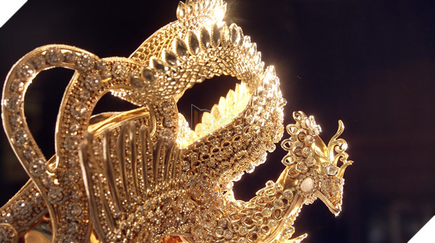  Vương miện và Quyền trượng dành cho Quán quân Miss & Mister VLTK 15 được làm bằng thủ công hoàn toàn 5