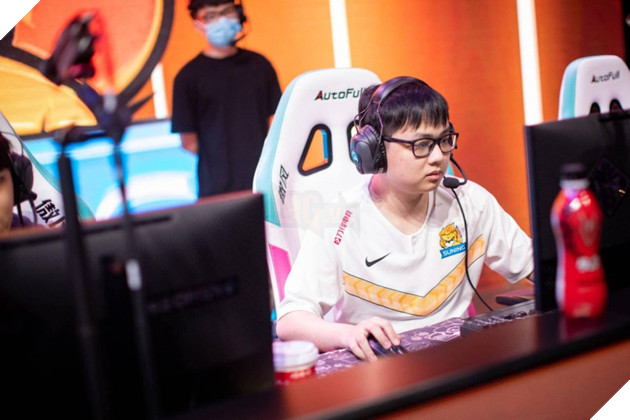 SOFM là ai mà đang trở thành hiện tượng thần rừng trong CKTG 2020 3