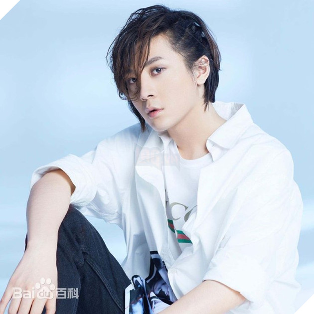 Nam streamer AoV tậu hàng chục chiếc iPhone 12 để tặng người hâm mộ