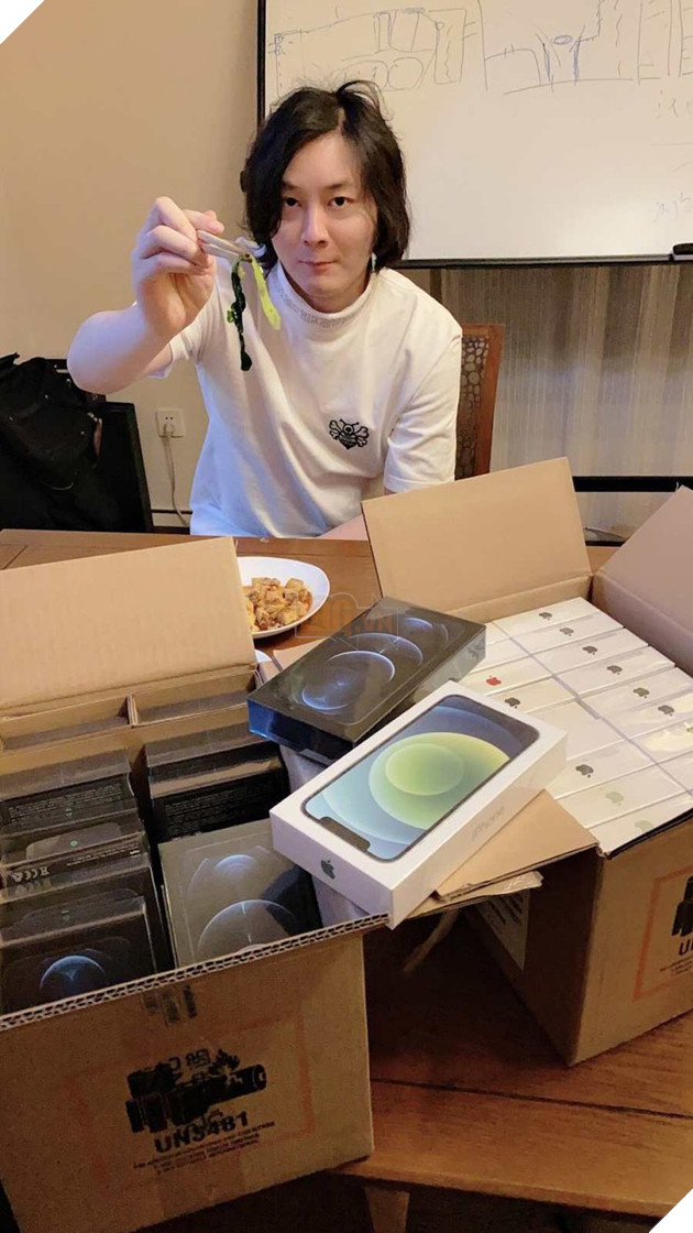 Nam streamer AoV tậu hàng chục chiếc iPhone 12 để tặng người hâm mộ 7