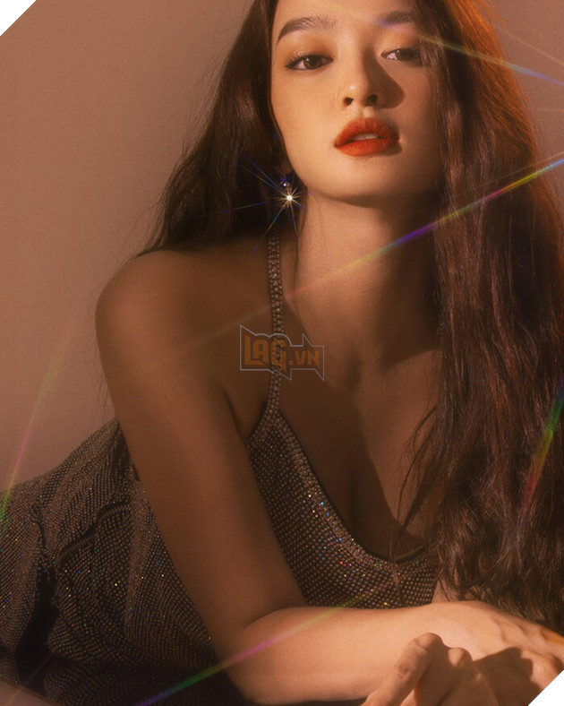Sau Tiệc Trăng Máu, Kaity Nguyễn biến hình thành nữ nhân quyến rũ 11
