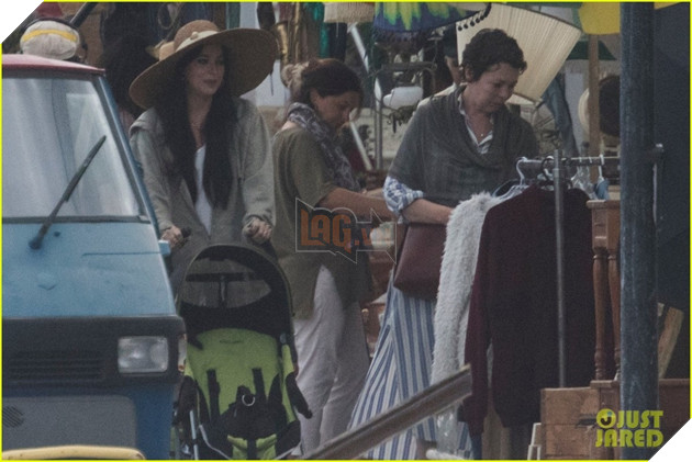 Lộ ảnh nhan sắc khác lạ của mỹ nhân 50 sắc thái khiến dân tình bàng hoàng 5