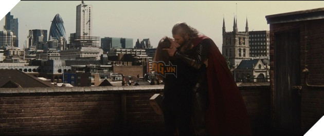 Điểm danh những nụ hôn nóng bỏng nhất trong lịch sử Marvel 4