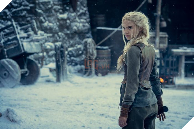 The Witcher Season 2 hé lộ ảnh hậu trường với Geralt và Roach 2
