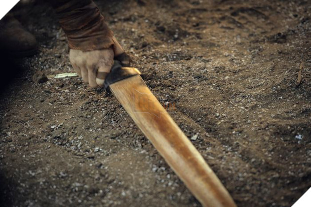 The Witcher Season 2 hé lộ ảnh hậu trường với Geralt và Roach 3