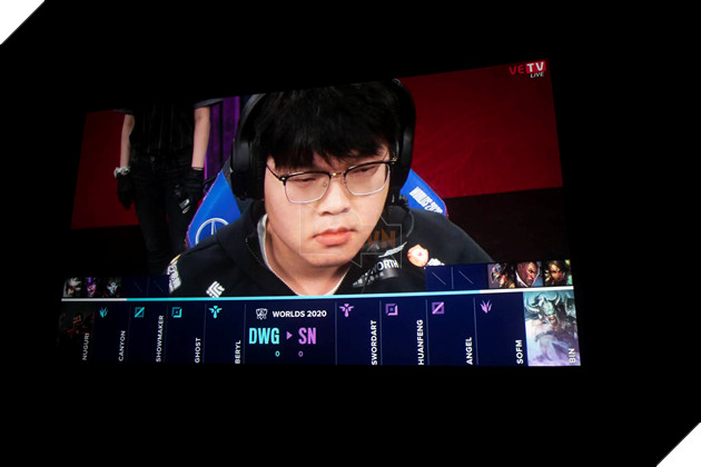 LMHT: Toàn cảnh Viewing Party CKTG 2020 tại TP.HCM 9