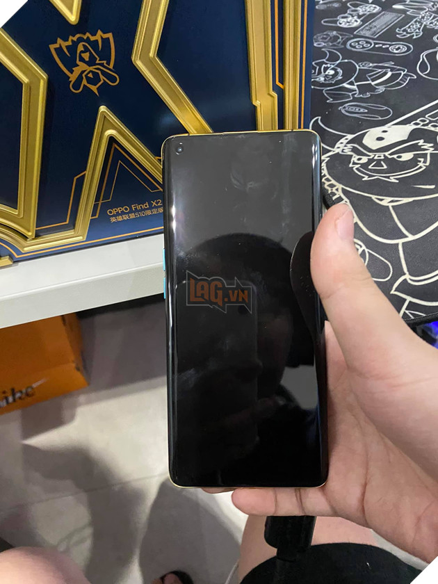 LMHT: SofM khoe với người hâm mộ một phần quà đặc biệt được OPPO trao tặng sau khi CKTG 2020 kết thúc 2